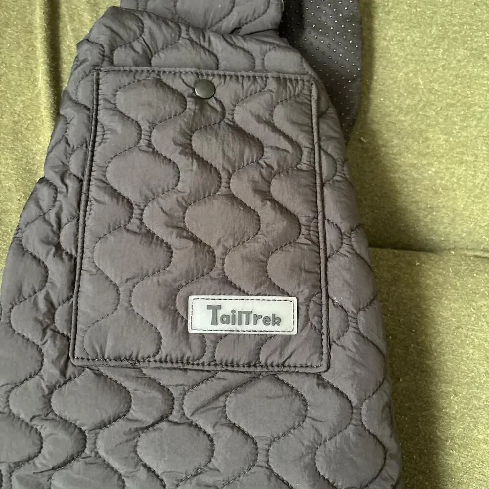 TailTreks black quilted dog or cat pet carrier bag